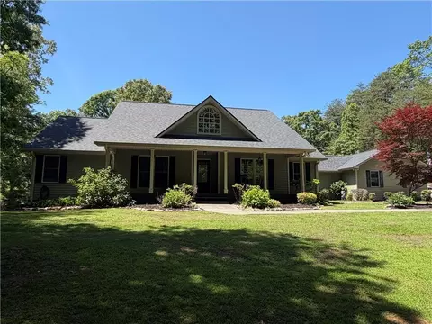 96 Oakridge Ln, Ellijay, GA 30536