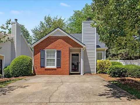 1075 Daventry Xing, Woodstock, GA 30188