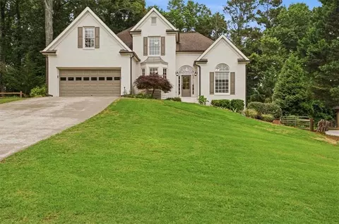 1025 Russell Pt, Suwanee, GA 30024