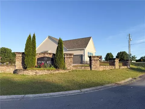 113 Mill Stone Ln SE, Calhoun, GA 30701