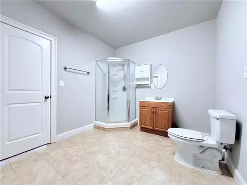 Bath - 2308 Braunsroth Ln, Hampton, GA 30228 photo 7 of 8