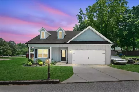47 Hoke St, Maysville, GA 30558