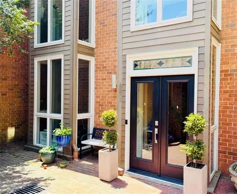3 Willow Gln, Atlanta, GA 30342
