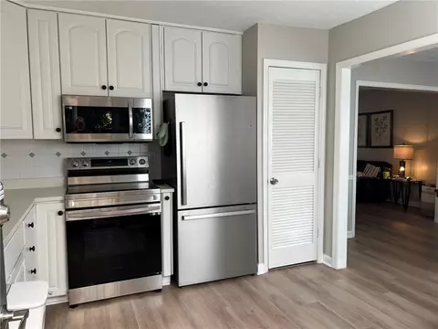 Kitchen - 4171 Elder Ln, Duluth, GA 30096 photo 5 of 6