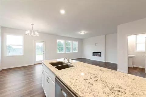 Living - 104 Windmill Ct, Calhoun, GA 30701 photo 2 of 5