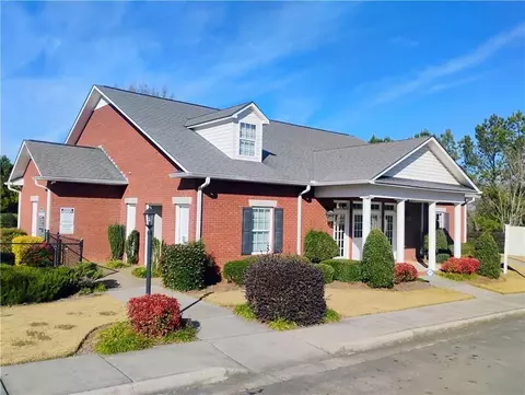 Exterior - 104 Windmill Ct, Calhoun, GA 30701 photo 3 of 4