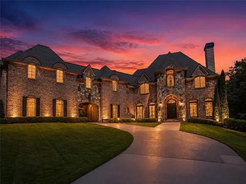 453 Londonberry Rd, Atlanta, GA 30327