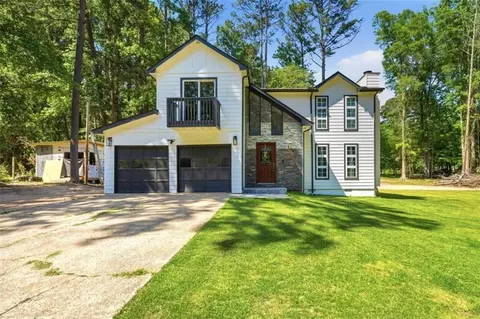 200 Huntcliff Ct, Fayetteville, GA 30214