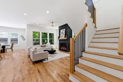 17 Lakeview Dr NE, Atlanta, GA 30317