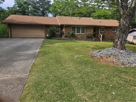 6676 Chaparral Dr, Lithonia, GA 30038