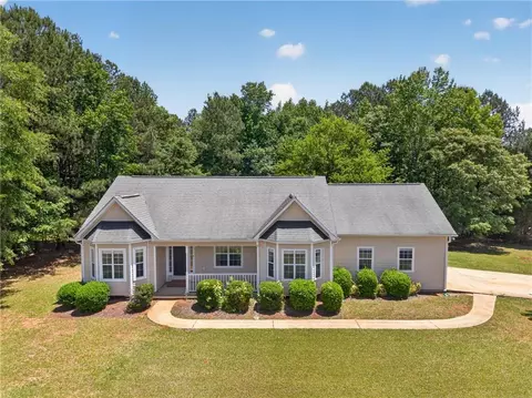 240 Ashley Trace Dr, Locust Grove, GA 30248