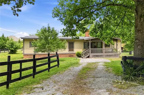 7470 Hightower Cir, Cumming, GA 30028