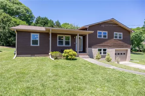 211 Mayflower Dr, Woodstock, GA 30188