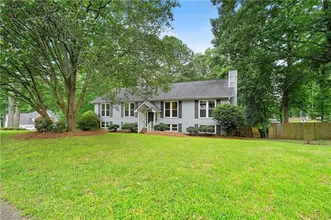 531 Gregory Ln, Acworth, GA 30102