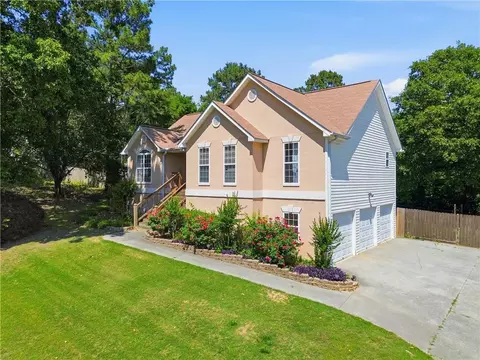 137 Orchard Way SE, Calhoun, GA 30701