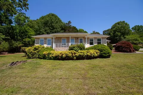 102 Lindsey Ct NE, Calhoun, GA 30701