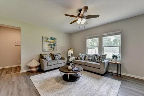 Living - 74 Mccall Way, Monroe, GA 30655 photo 2 of 3