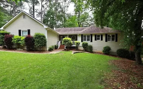 1149 Magnolia Dr, Villa Rica, GA 30180