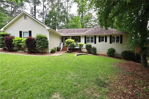 1149 Magnolia Dr, Villa Rica, GA 30180