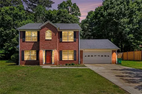 4394 Cross Ln, Decatur, GA 30035