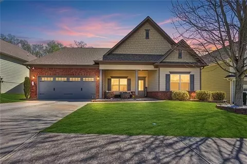 4557 Sweetwater Dr, Gainesville, GA 30504