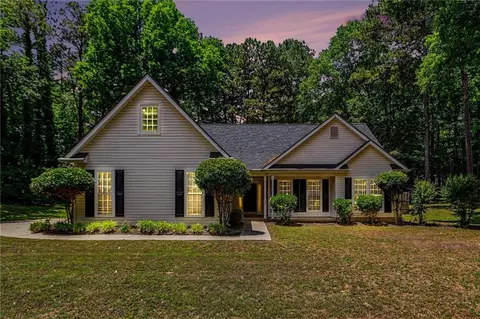 35 Wenham Ln, Sharpsburg, GA 30277