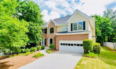 2025 Blackhawk Trl, Lawrenceville, GA 30043