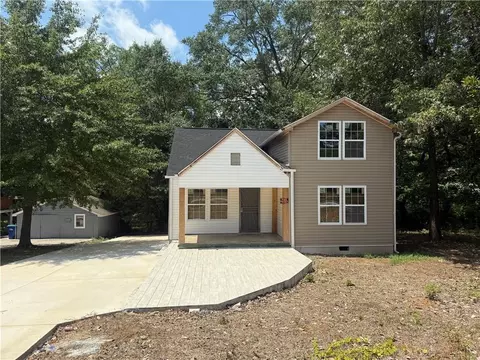 5725 Stonewall Tell Rd, Atlanta, GA 30349