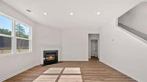 Living - 486 Abbott Rd, Statham, GA 30666 photo 3 of 5