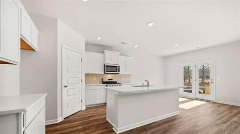 Entry Way - 486 Abbott Rd, Statham, GA 30666 photo 3 of 9