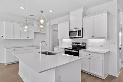 Kitchen - 3695 Sagecrest Dr, Buford, GA 30519 photo 3 of 4
