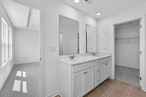 Entry Way - 3695 Sagecrest Dr, Buford, GA 30519 photo 2 of 3