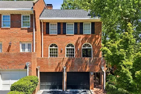 425 Jefferson Cir NE, Sandy Springs, GA 30328