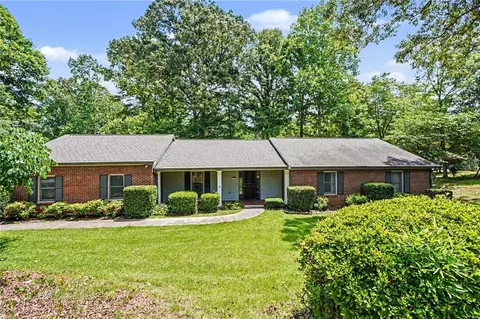 100 Springridge Ct, Peachtree City, GA 30269