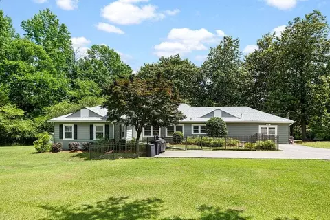 76 Shadow Ln, Rome, GA 30165