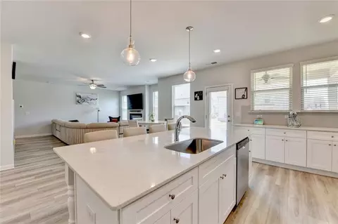Kitchen - 2741 Dolce Rd, Dacula, GA 30019 photo 6 of 8