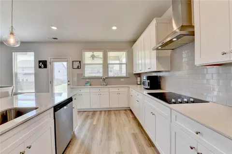 Kitchen - 2741 Dolce Rd, Dacula, GA 30019 photo 3 of 8