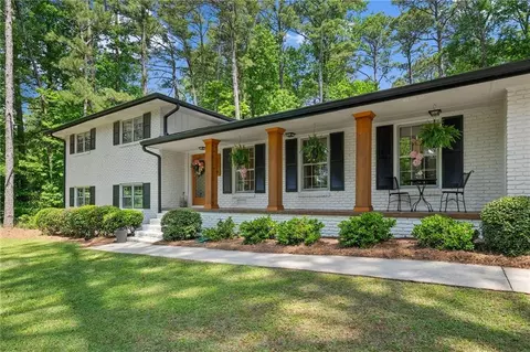 5020 Mountclaire Rd, Smoke Rise, GA 30087