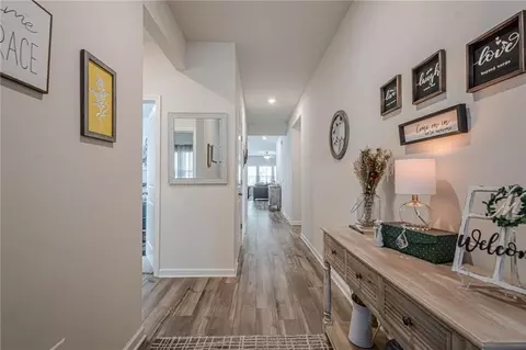 Entry Way - 422 Murphy Ave, Canton, GA 30114 photo 2 of 4
