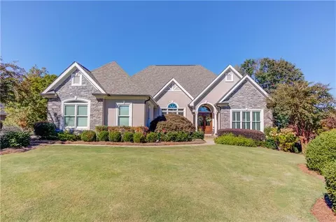 380 Fairway Cir, Monroe, GA 30656