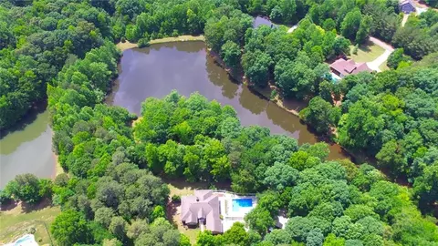 72 Lake Ct, Jefferson, GA 30549
