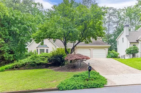 10625 Haynes Forest Dr, Alpharetta, GA 30022