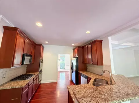 Kitchen - 861 Windsor Creek Dr, Grayson, GA 30017 photo 2 of 2