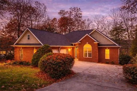 82 Thornwood Ct, Ellijay, GA 30540