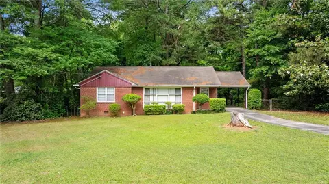 124 Charles Ave SE, Marietta, GA 30067