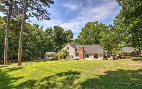 224 Shadowood Dr SE, Calhoun, GA 30701