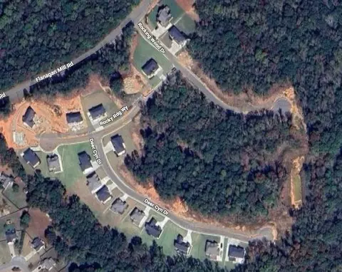 183 Rocking Wood Dr, Auburn, GA 30011