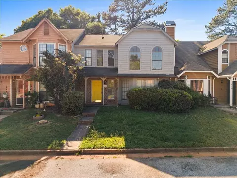 878 Heritage Oaks Dr, Stone Mountain, GA 30088
