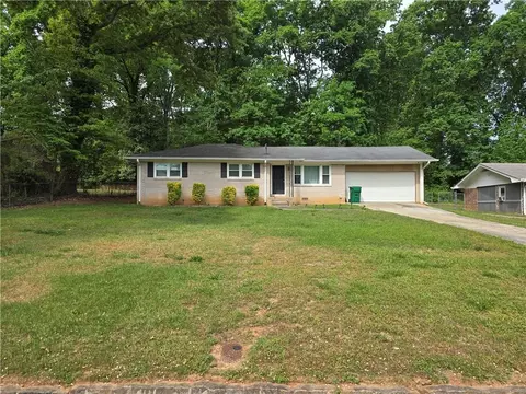 2717 Hutch Dr, Decatur, GA 30034