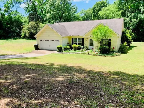 102 Granite St, Hogansville, GA 30230